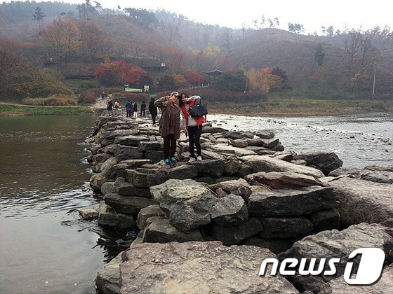 아름다운 길 100선에 선정된 진천 농다리.ⓒ News1