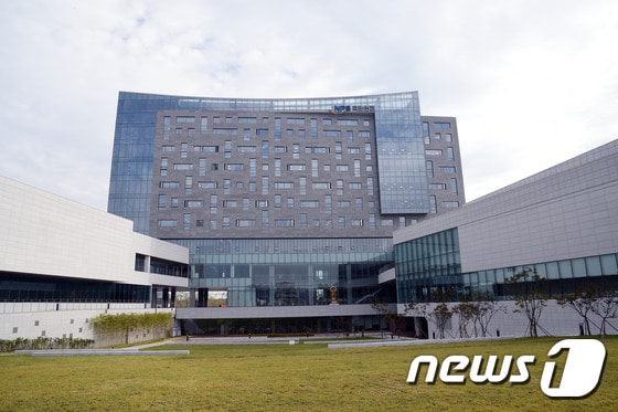 국민연금공단은 2025년 상반기 신규직원 168명을 공개 채용한다고 31일 밝혔다.국민연금관리공단 전경 ⓒ 뉴스1 DB