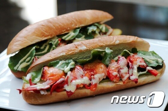 로브스터 롤.(롯데호텔 부산 제공)ⓒ News1