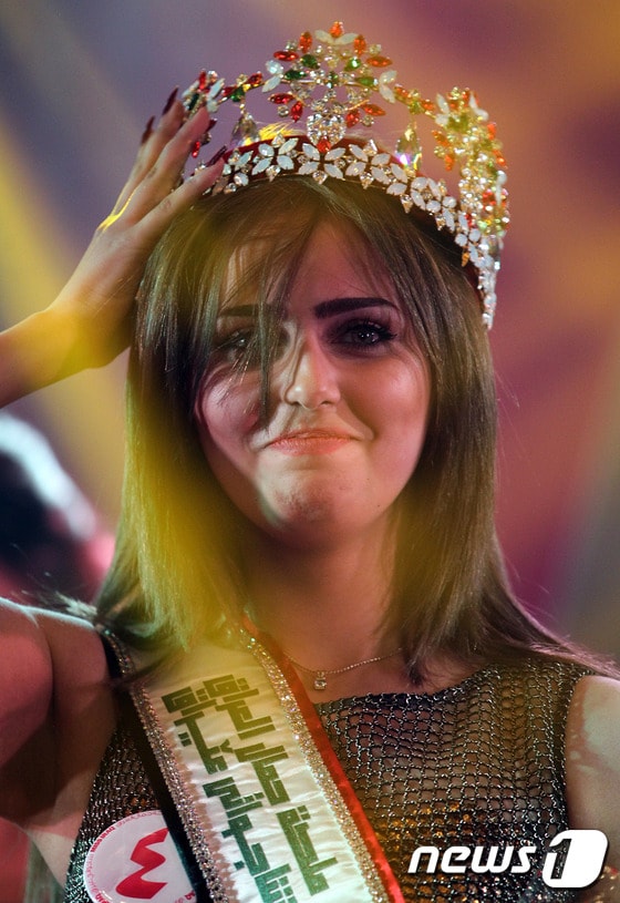 2015 미스 이라크로 선발된 샤이마 압델라만(20). ⓒ AFP=뉴스1