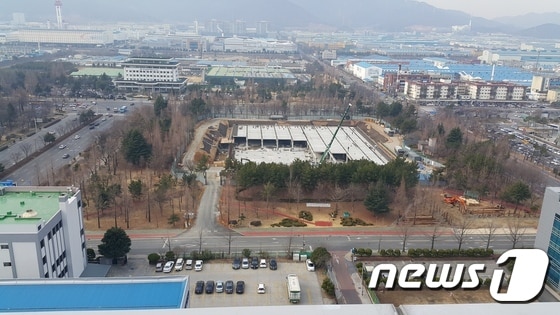 창원 내동지역 여름철 상습 침수 피해 해소를 위해 중앙체육공원에 설치된 우수저류지. (창원시제공) ⓒ News1 이상욱 기자