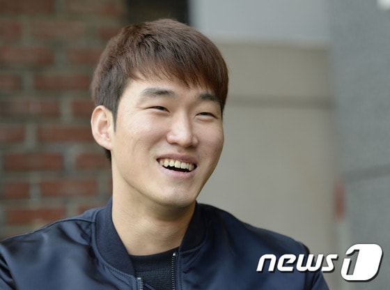 광저우 푸리 장현수가 서울 광진구의 한 카페에서 뉴스1과 인터뷰를 하고 있다.  ⓒ News1 안은나 기자
