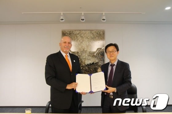 지난 3일 괌정부 관광청과 MBC플러스는 관광 활성화와 콘텐츠 제작 및 홍보를 위해 MOU협약을 채결했다.사진 제공/ 괌정부관광청 ⓒ News1travel