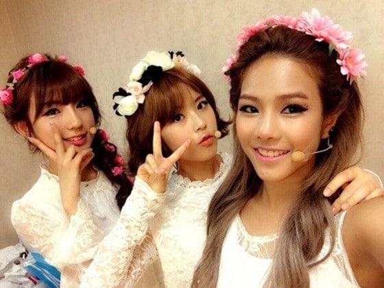 걸그룹 타이니지(가운데가 도희)