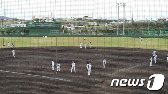 한화 이글스가 일본 오키나와 고친다구장에서 훈련을 하고 있다.ⓒ News1