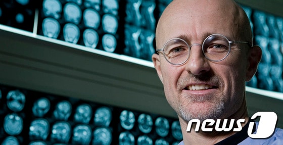 '전신 이식수술'을 주장하고 있는 이탈리아 외과 전문의 세르지오 카나베로. ⓒ News1