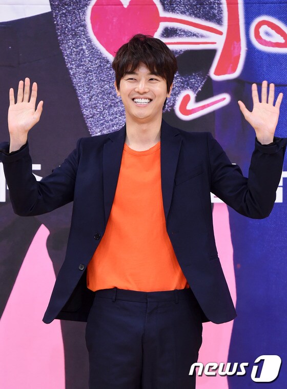 15일 오후 서울 목동 SBS에서 열린 새 주말드라마 '이혼변호사는 연애중' 제작발표회에 참석한 연우진ⓒ News1 권현진 기자