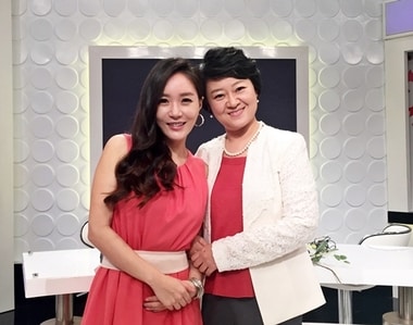 닥터앤스타에 출연한 배우 이의정과 발머스 탈모치료한의원 문경숙 수석원장 ⓒ News1