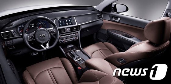 기아차 신형 K5 실내 디자인 ⓒ News1