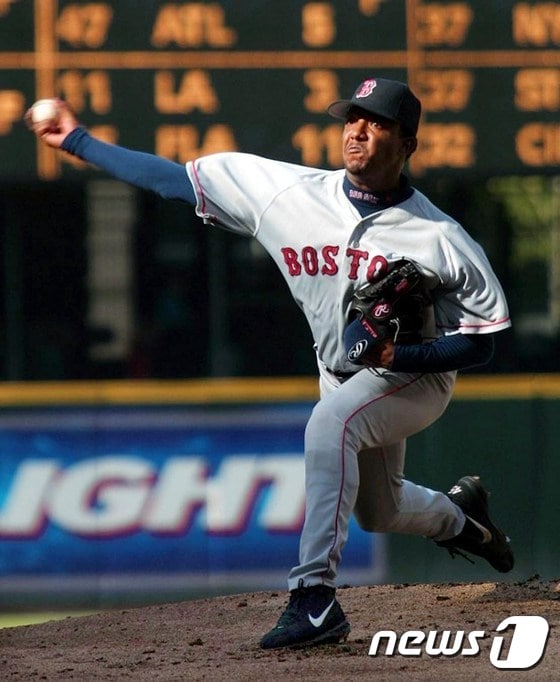 보스턴 레드삭스가 23일(한국시간) 페드로 마르티네즈의 등 번호 45번을 영구 결번으로 결정했다. ⓒ AFP=News1