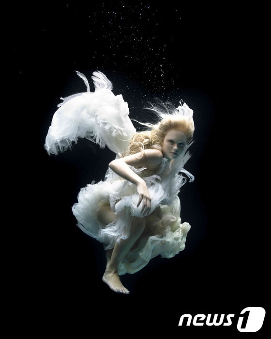 Angels, swan song, 2005. 이하 사진제공-'제나 할러웨이 2015' ⓒ News1