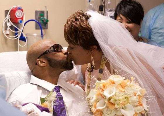 비호지킨 림프종을 앓고 있는 케이스 보럼(왼쪽)과 그의 아내 니나 스콧. (&acute;좋은 사마리아인&acute; 의료센터) ⓒ News1