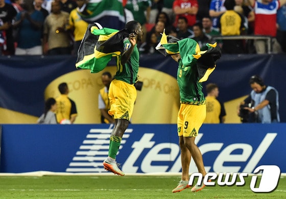 자메이카가 23일(한국시간) 우승후보 미국을 꺾고 북중미 골드컵 결승에 진출하는 파란을 일으켰다. ⓒ AFP=News1