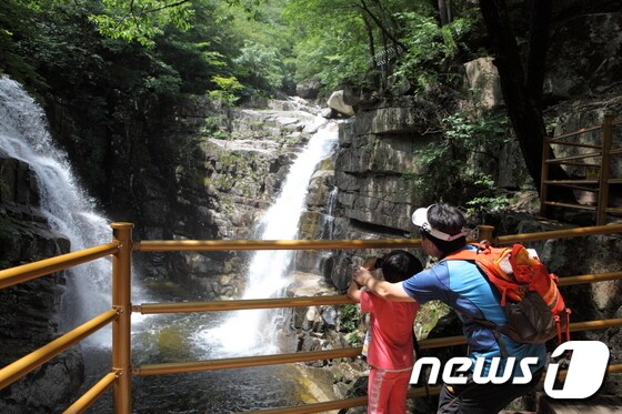 동해 무릉계속 쌍폭. 이하 사진제공-관광공사 ⓒ News1