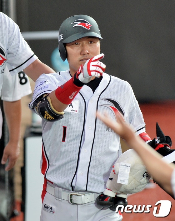 KT 위즈 시절의 장성호. /뉴스1 DB ⓒ News1 이재명 기자