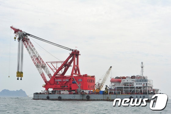  세월호 인양 선단/사진=뉴스1 DBⓒ News1