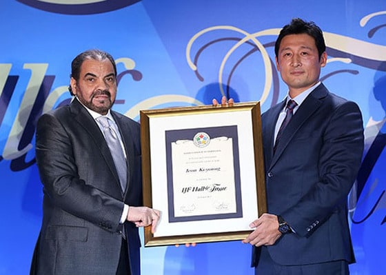 전기영 용인대 교수(오른쪽)가 한국인 최초로 국제유도연맹 명예의 전당'에 헌액됐다. (국제유도연맹 홈페이지) ⓒ News1