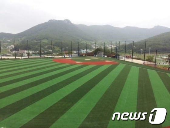 잠실구장 크기의 대형 야구장인 통영야구장이 오는 30일 개장한다. (KBO 제공) ⓒ News1