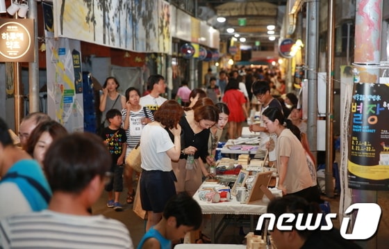8월 열린 대인예술야시장 모습(광주시 제공) ⓒ News1