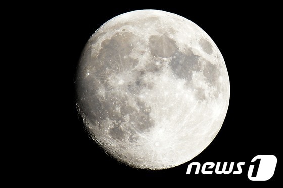 추석 '슈퍼문'. 2015.9.26/뉴스1 ⓒ News1