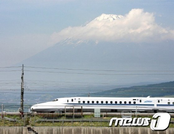 일본 고속철 신칸센. ⓒ AFP=뉴스1