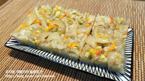 '돼지껍데기 편육'은 조리 시 기름기를 거의 제거할 수 있으며, 후각을 자극하는 비릿한 냄새와 쫀득한 식감으로 반려동물의 건강과 기호성을 모두 만족시킬 수 있다.(정보 및 사진 네이버 블로거 '오지랑 차돌이의 달콤공간' 제공)ⓒ News1