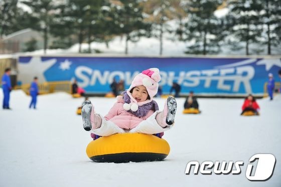 에버랜드 스노우 버스터 '뮌히'유아썰매ⓒ News1