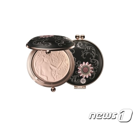 <사진=데코르테 마르셀 원더스 컬렉션 페이스 파우더>ⓒ News1