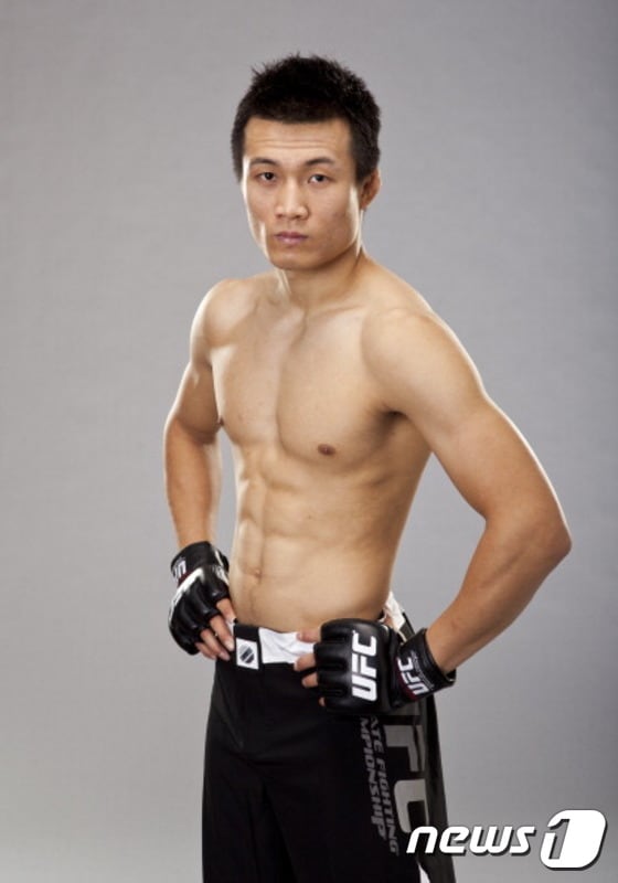 '코리안 좀비' 정찬성이 3년6개월의 공백 끝에 내년 2월 복귀전을 갖는다. (UFC 아시아 제공) ⓒ News1