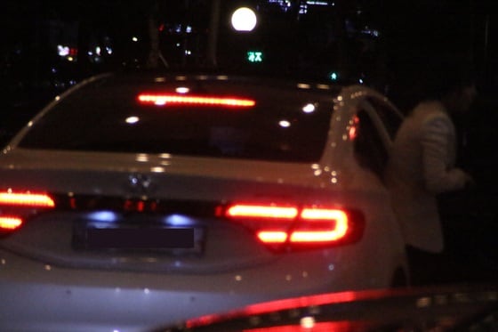 해운대 일대 유흥업소 여종업원들을 상대로 비싼 요금을 책정해 불법으로 고급승용차차로 태워 나르는 속칭 '콜뛰기'업체를 운영해 온 일당이 경찰에 붙잡혔다.ⓒ News1