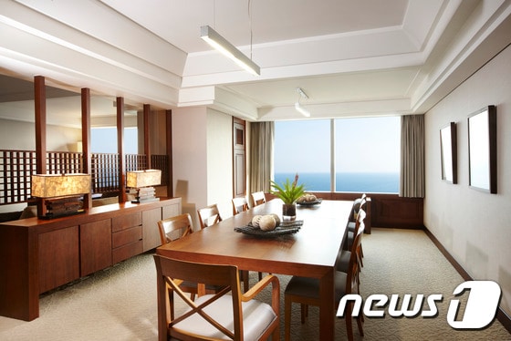 해운드그랜드호텔 스위트룸(해운대그랜드호텔 제공) 2016.4.27/뉴스1 ⓒ News1