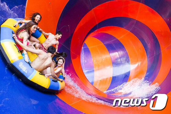 비발디파크 오션월드가 30일부터 야외 개장 등 전 시설물을 개장한다.(오션월드제공)2016.4.27/뉴스1 ⓒ News1 정진욱 기자