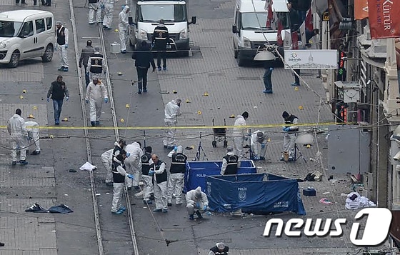 지난달19일(현지시간) 자살폭탄테러가 발생한 터키 이스탄불 이스티크랄 거리 ⓒAFP=News1