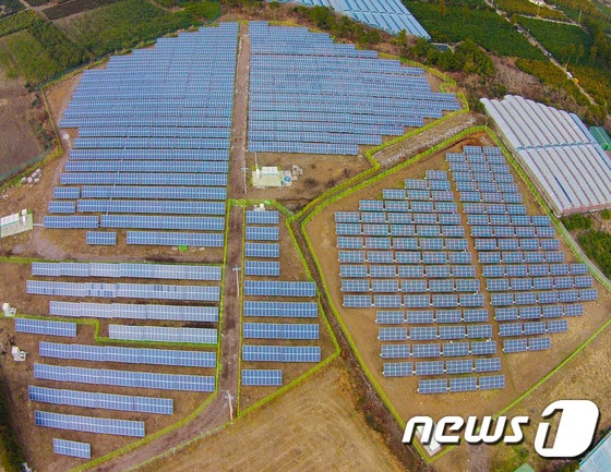 서귀포시 남원읍 위미리 소재 태양광발전단지 전경. /뉴스1