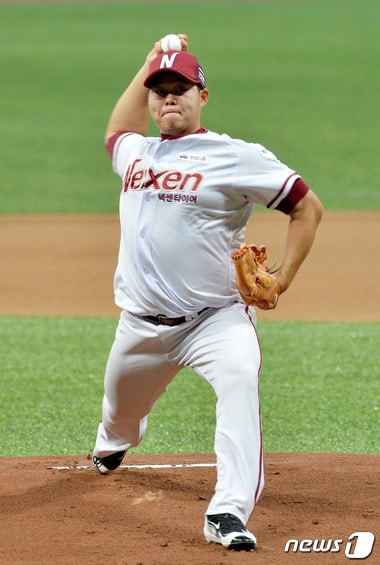 고졸 2년차 루키인 넥센 히어로즈의 박주현이 22일 고척 LG전에서 프로 데뷔 후 첫 승리를 거뒀다. /뉴스1 ⓒ News1 박세연 기자