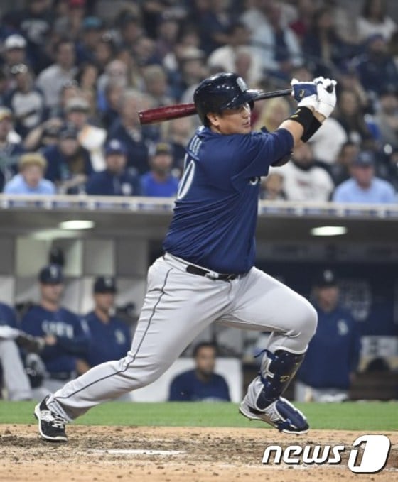 이대호(34시애틀 매리너스)가 결장한 가운데 시애틀은 28일(한국시간) 미국 텍사스주 휴스턴의 미닛 메이드 파크에서 열린 2016 메이저리그 휴스턴 애스트로스와의 경기에서 4-8로 역전패를 당했다.ⓒ AFP=News1