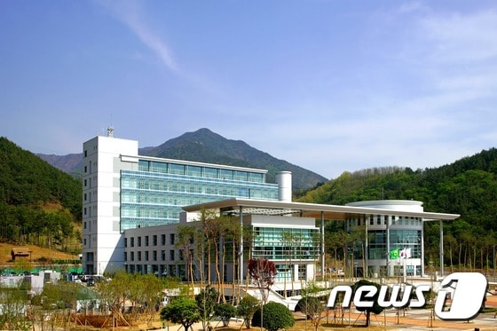 사천시는 오는 22일부터 삼천포∼사천∼ 김해를 오가는 시외버스 노선을 신설 운영한다ⓒ News1