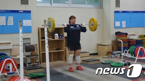 여자 역도 중량급의 간판 손영희. ⓒ News1