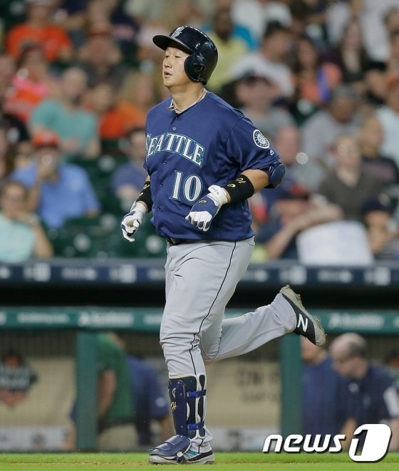 이대호(34·시애틀 매리너스)가 결장한 가운데 시애틀은 29일(한국시간) 미국 워싱턴주 시애틀 세이프코 필드에서 열린 2016 메이저리그 오클랜드 애슬래틱스와의 경기에서 3-2로 이겼다.ⓒ AFP=News1