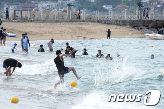 기사 이해를 돕기 위한 강원 속초시 한 해변 자료 사진으로 기사 내용과 직접 관련 없음. (뉴스1 DB)