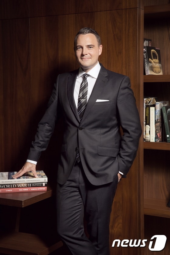 파크 하얏트 부산 신임 총지배인 '사무엘 다비네트'(파크하얏트 부산 제공) 2016.8.1/뉴스1 ⓒ News1