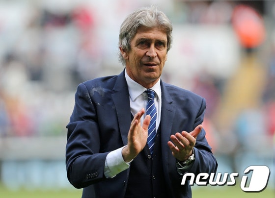 중국 슈퍼리그의 허베이 화샤 싱푸 지휘봉을 잡은 마누엘 페예그리니 감독. ⓒ AFP=News1