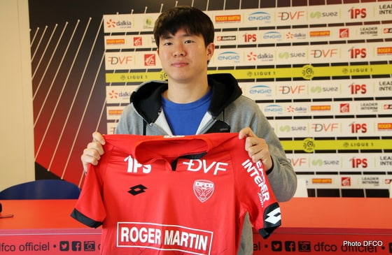 프랑스 리그1의 디종과 3년 6개월 계약한 권창훈(디종 FCO 홈페이지 캡처) ⓒ News1