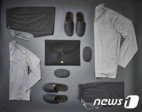 세계 최초로 선보이는 비행용 보습 라운지웨어.(이미지제공=에미레이트 항공)ⓒ News1