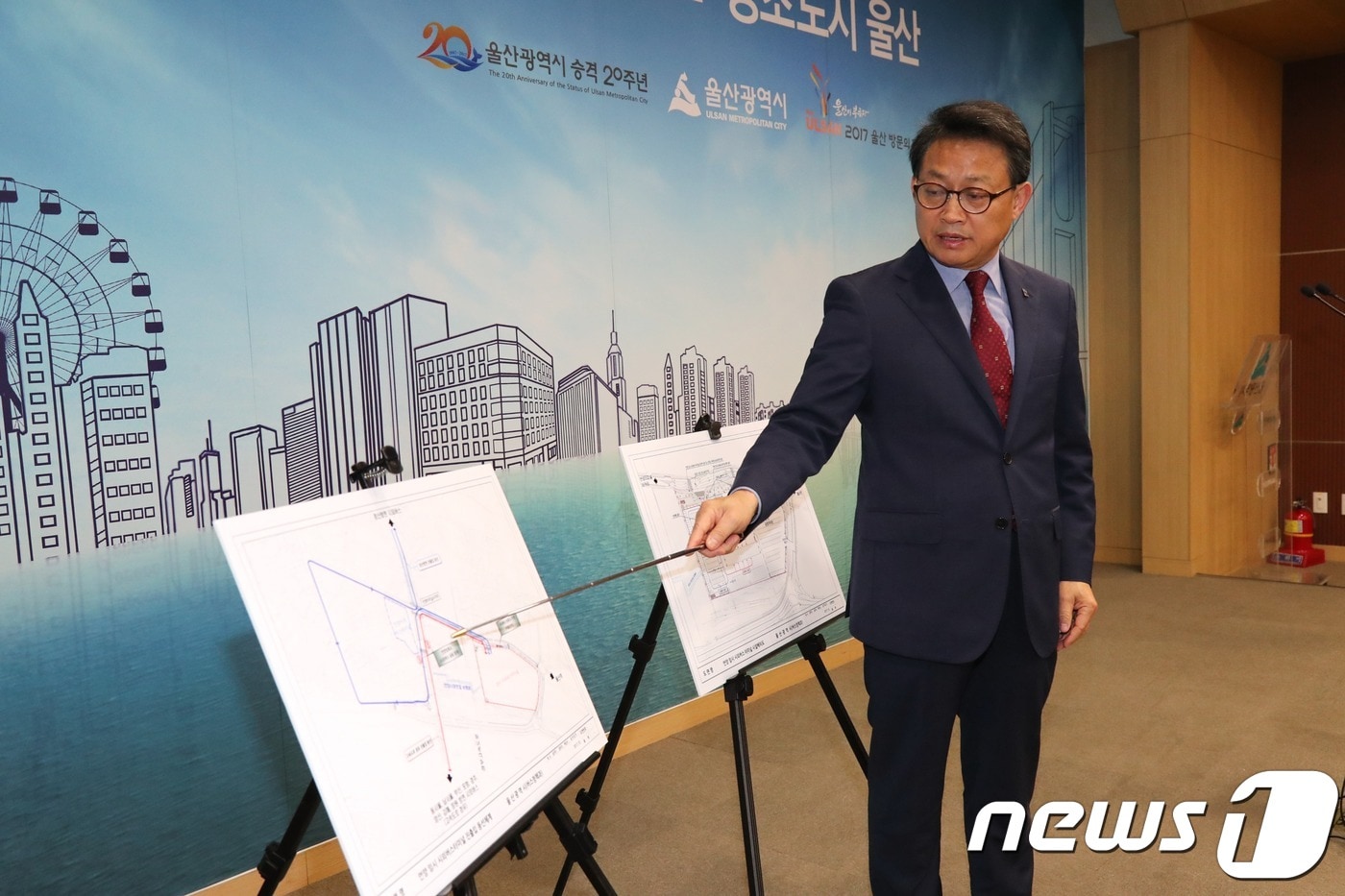 김대호 울산시 교통건설국장이 언양시외버스터미널 폐업과 관련해 브리핑을 하고 있다. ⓒ News1