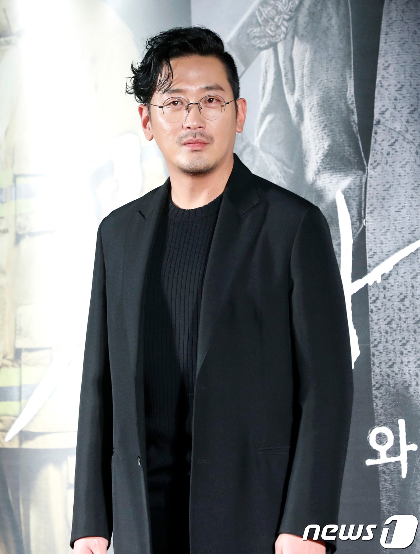 배우 하정우가 14일 오전 서울 건대 롯데시네마에서 열린 영화 ‘신과 함께’ 제작발표회에 참석해 포즈를 취하고 있다. 2017.11.14./뉴스1 ⓒ News1 권현진 기자