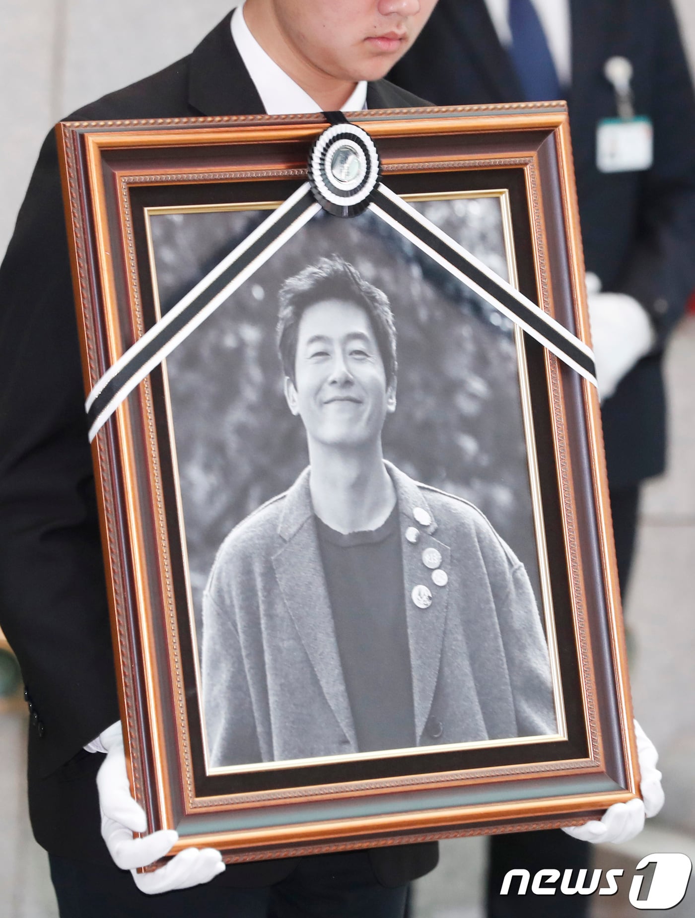 고(故) 김주혁의 발인식이 2일 오전 서울 아산병원 장례식장에서 엄수됐다. 2017.11.2./뉴스1 ⓒ News1 권현진 기자