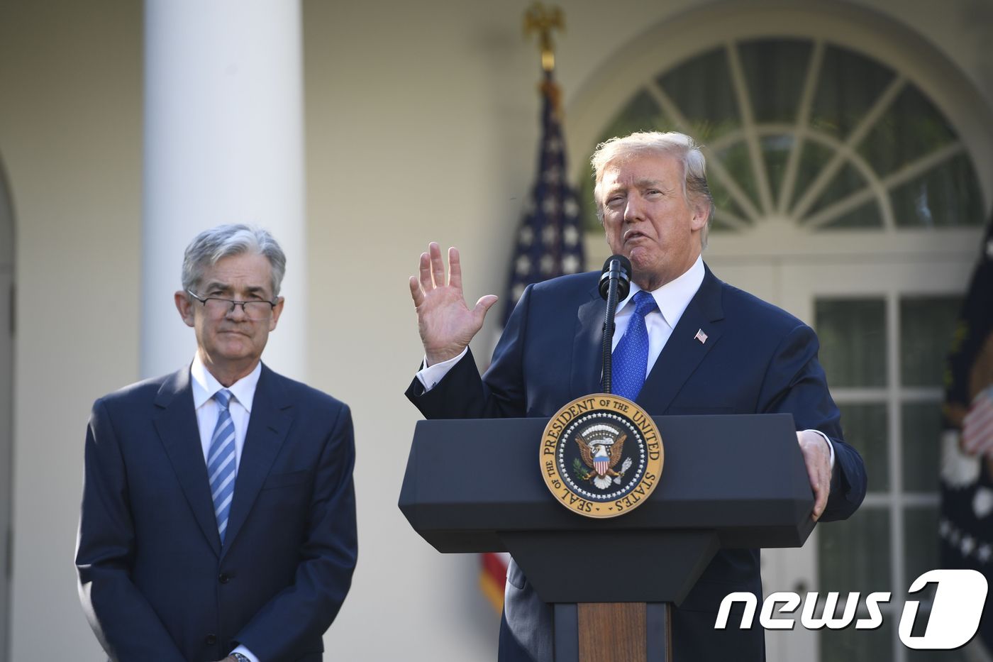 도널드 트럼프 미국 대통령이 2017년 제롬 파월을 연준 의장으로 지명하는 기자회견을 하고 있다. ⓒ AFP=뉴스1 ⓒ News1 우동명 기자