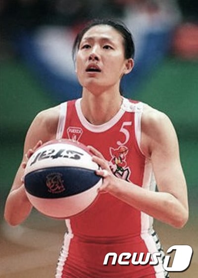 WKBL 그레이트 12 세 번째 주자로 선정된 전주원. (WKBL 제공) ⓒ News1ⓒ