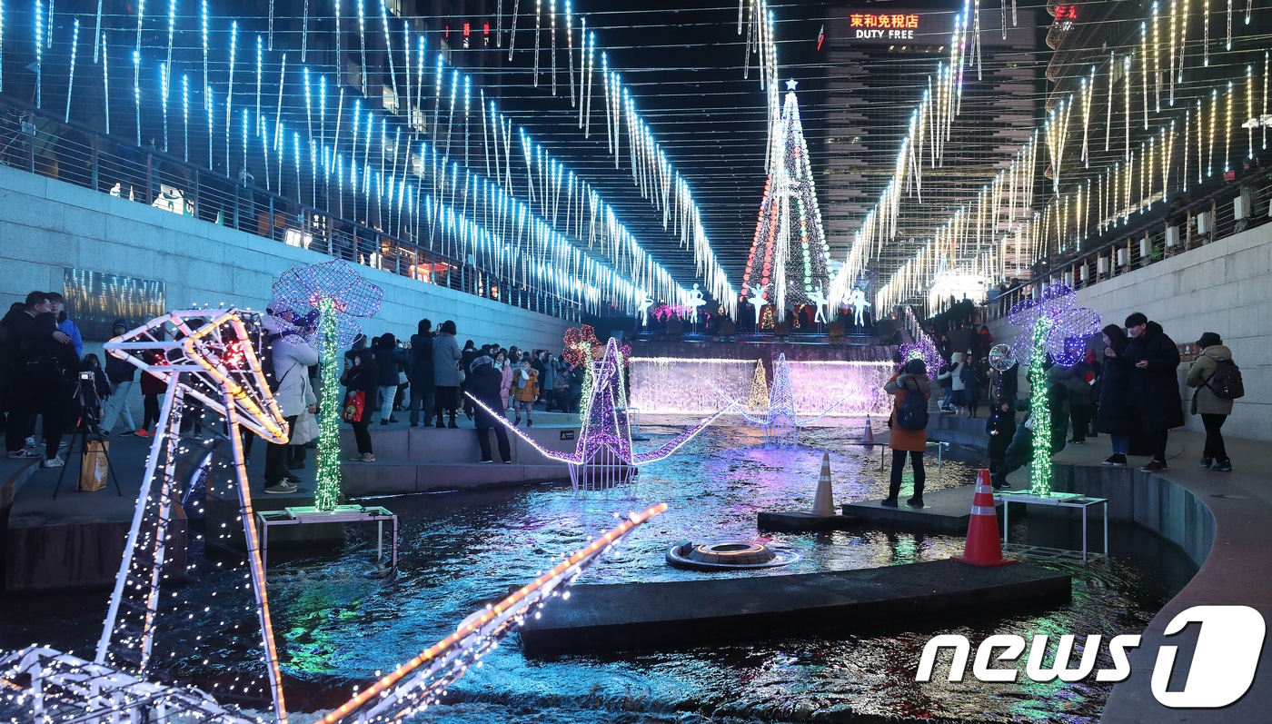 청계천 전경. 2017.12.9/뉴스1 ⓒ News1 임세영 기자